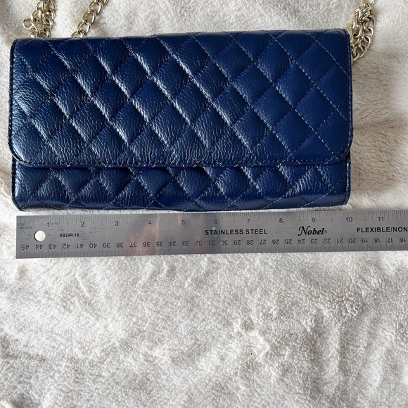Zenith Navy Leather Quilted Purse - Picture 5 of 13